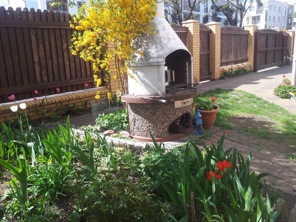 Cozy Apartment With Garden Gdansk Bagian luar foto